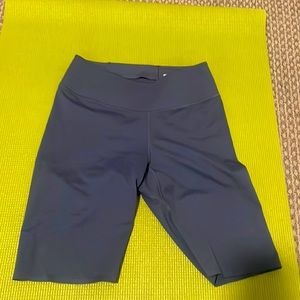 Uniqlo AIRism 8in short blue size s